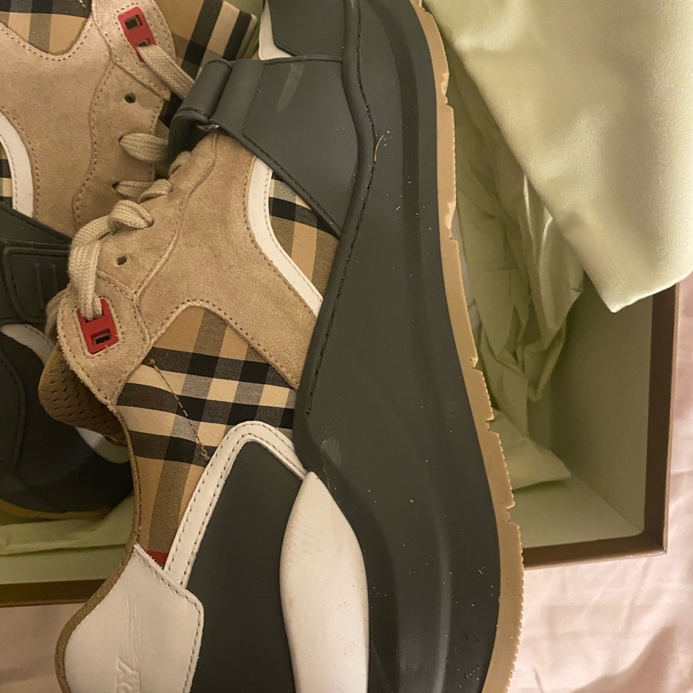 Burberry sneakers - Picture 7 of 13